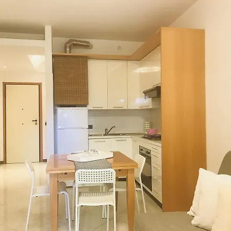 Regina Elena 54 Apartman Rimini